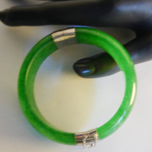 Chinese Green Jade Sterling Hinged Bangle Bracelet
